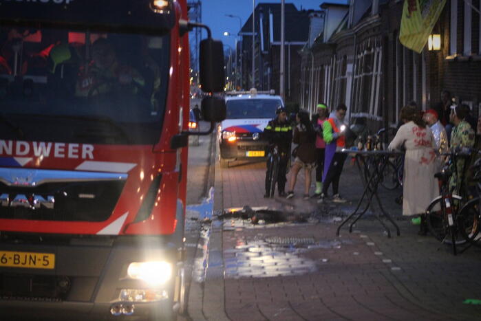 Vreugdevuur van carnavalsvieders opnieuw aangestoken na brandweerinzet