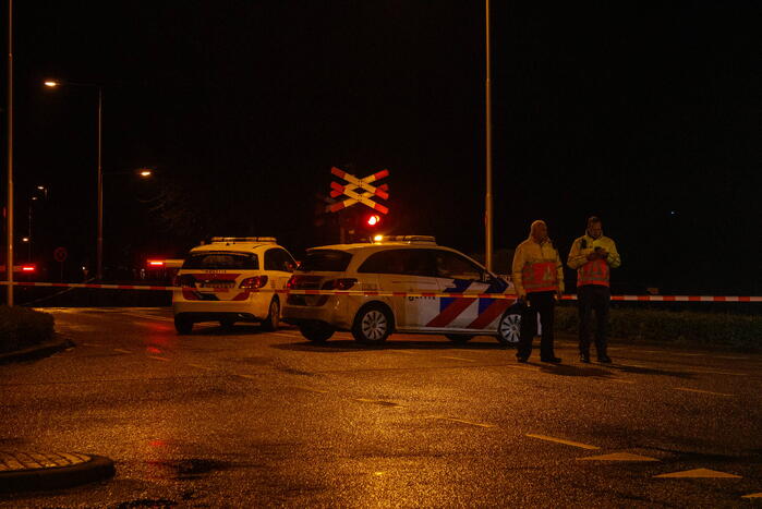 Treinverkeer gestremd en spoorovergangen dicht door aanrijding