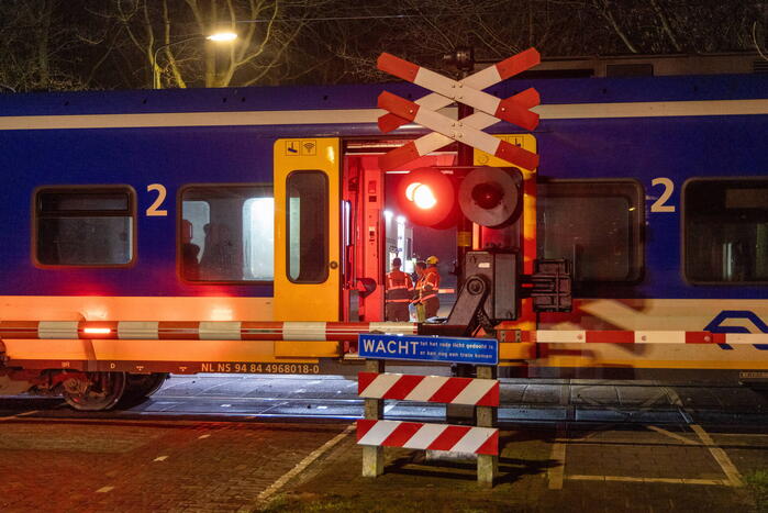Trein botst op carnavalswagen: machinist gewond