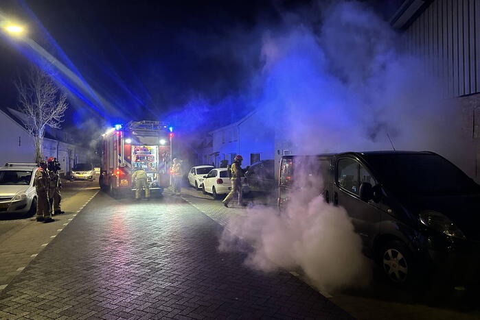 Bestelbus beschadigd door brand
