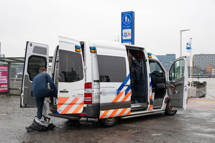 Overleden persoon aangetroffen in het water
