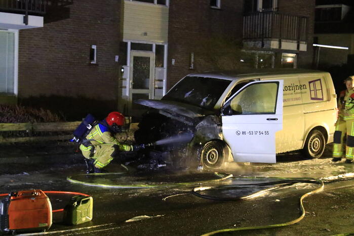 Onderzoek naar vermoedelijke brandstichting bestelbussen