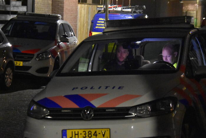 Schoten gelost op woning, politie doet onderzoek