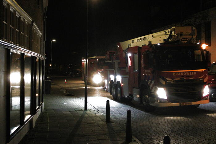 Brandweer ventileren woning na vergeten pan