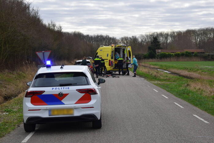 Wielrenner zwaargewond bij botsing met automobilist