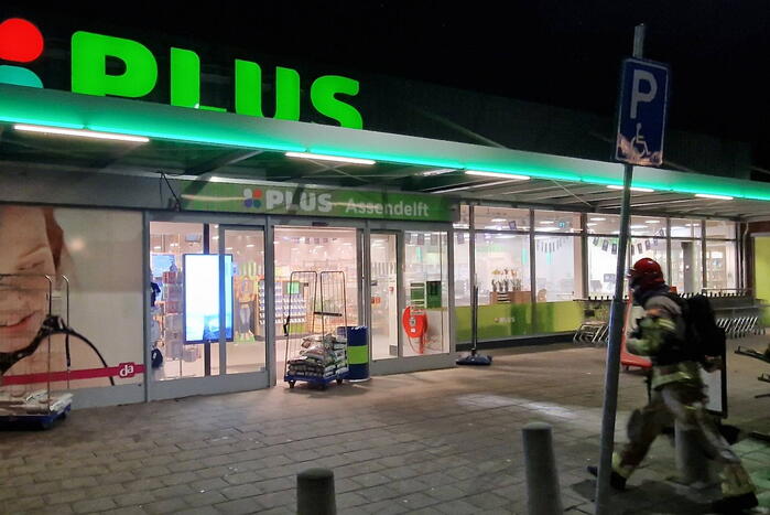 Hulpdiensten ingezet voor damp in supermarkt na springen van leiding