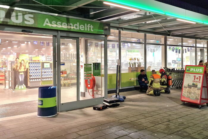 Hulpdiensten ingezet voor damp in supermarkt na springen van leiding