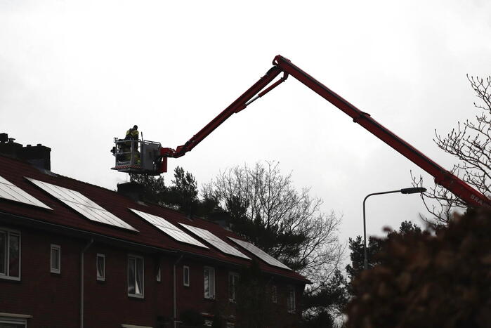 Brand in schoorsteen van woning