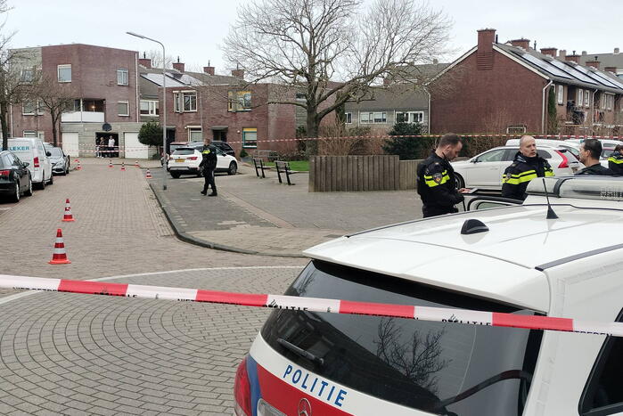 Veel politie-inzet na schietpartij vanuit auto