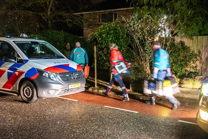 Jongen meldt zich met steekwond bij ouders