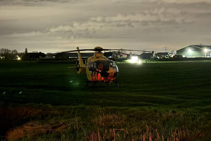 Traumahelikopter landt voor medische noodsituatie