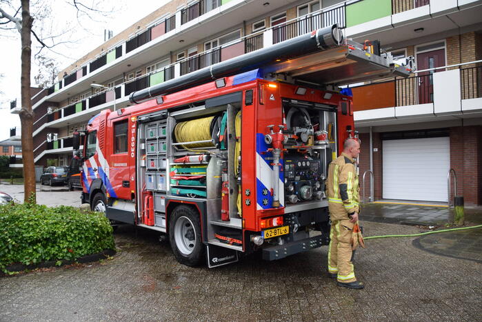Brand in kelderbox snel onder controle