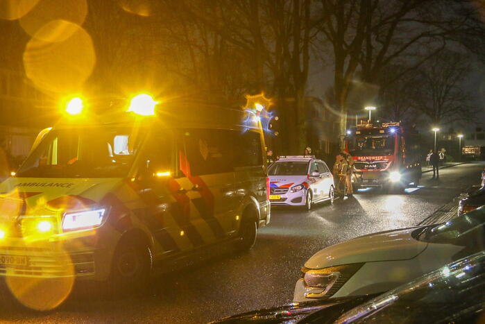 Bewoner en agenten gecontroleerd nadat bewoner onwel geworden is