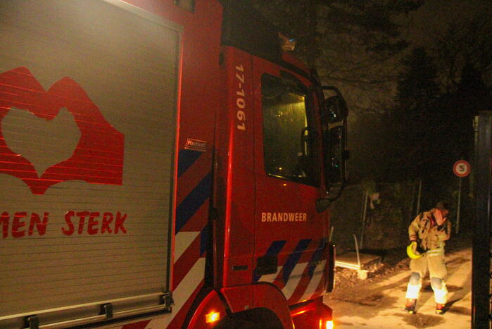 Brandweer ingezet voor uitslaande brand in tuinhuis