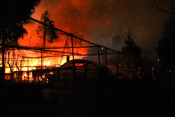 Brandweer ingezet voor uitslaande brand in tuinhuis