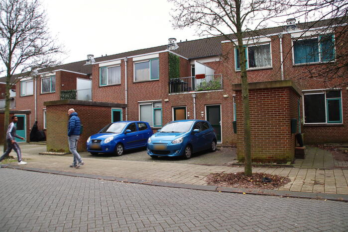 Giftige cobra ontsnapt, Hou ramen en deuren dicht