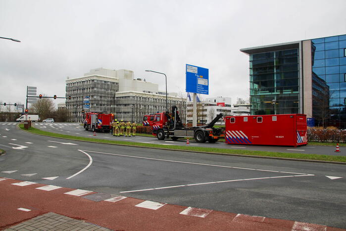 Veel hulpdiensten naar lekkage Universiteit Leiden