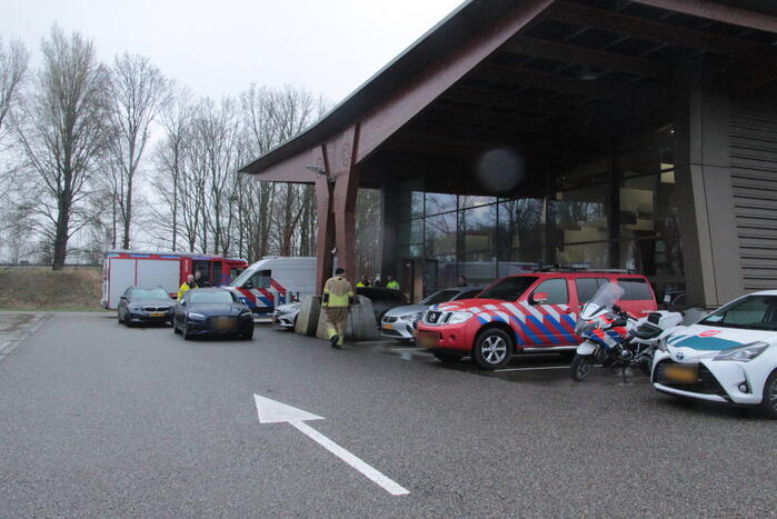 Brandweer ingezet voor personen met klachten op terrein rijkswaterstaat