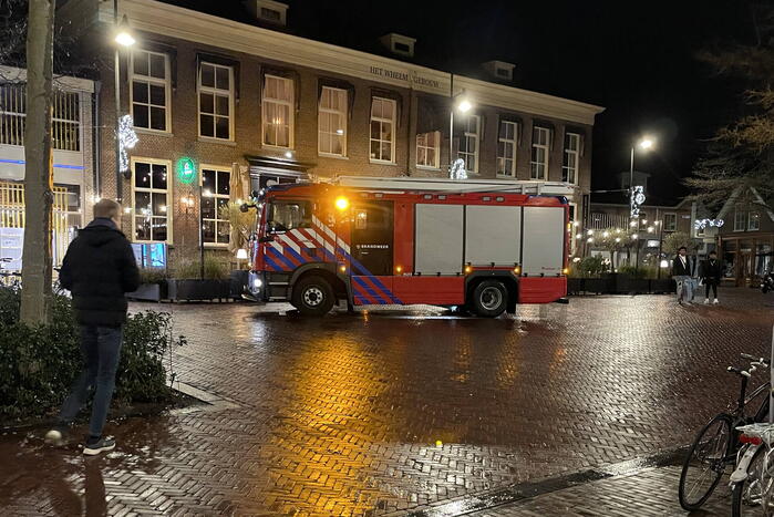 Dakrand waait los tijdens storm