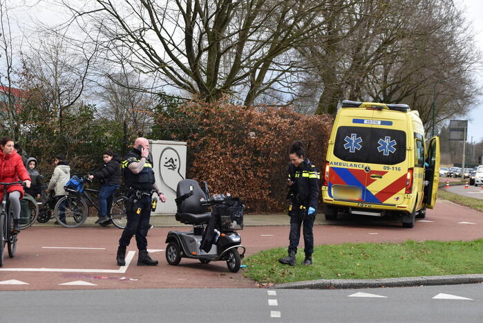 Persoon gewond na val met scootmobiel