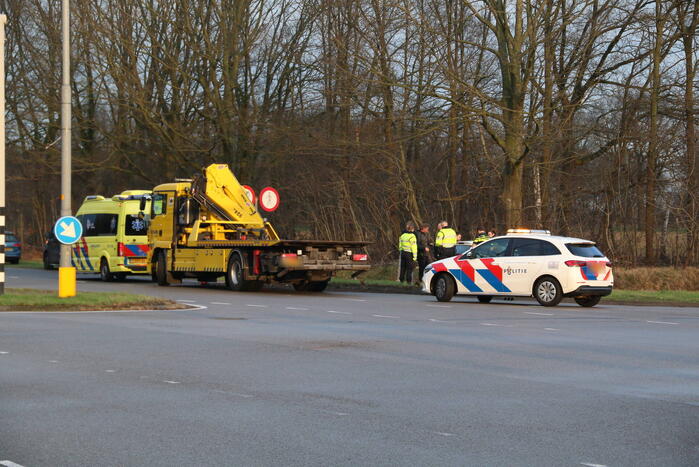 Automobilist gewond bij botsing met vrachtwagen