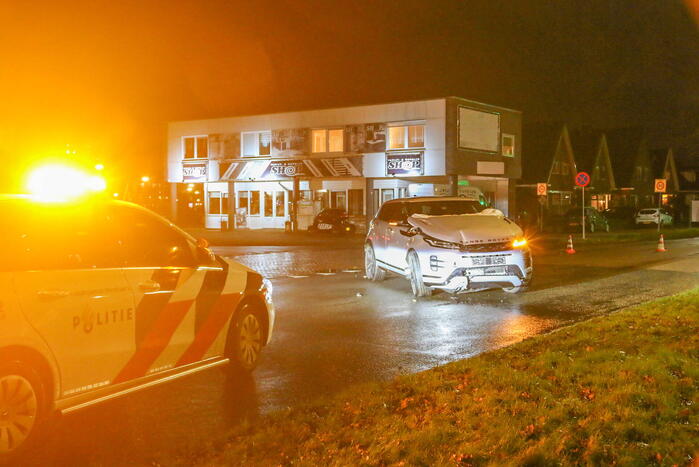 Range Rover zwaar beschadigd bij eenzijdig ongeval