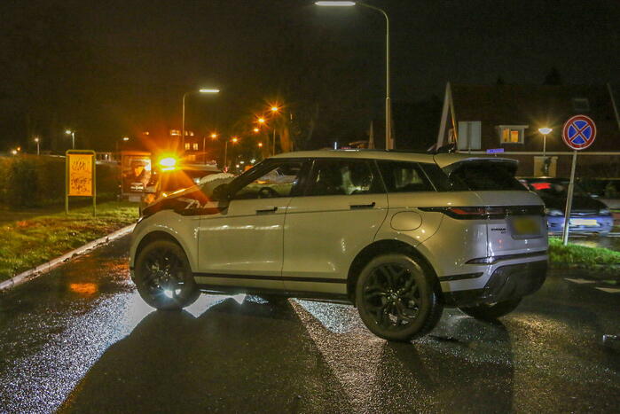 Range Rover zwaar beschadigd bij eenzijdig ongeval