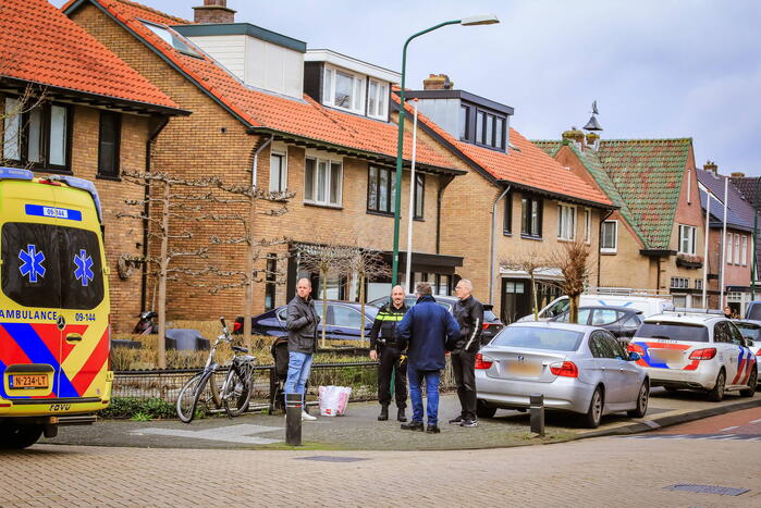 Auto en fietser botsen