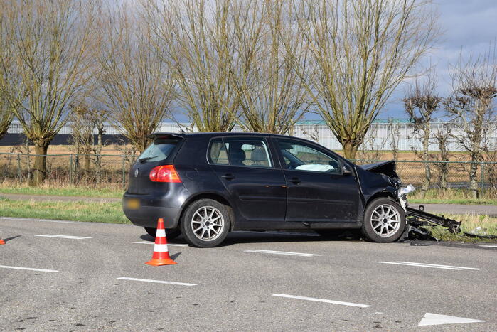 Dronken bestuurder zorgt voor grote schade op kruising