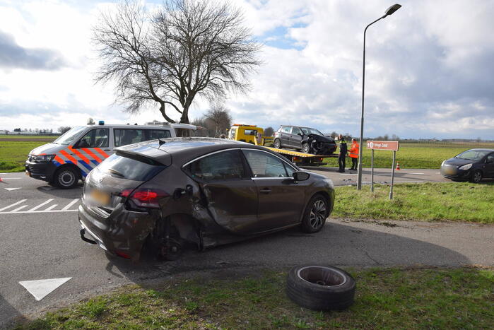 Dronken bestuurder zorgt voor grote schade op kruising