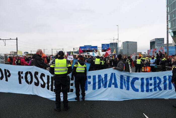 Meer dan 300 aanhoudingen bij demonstratie