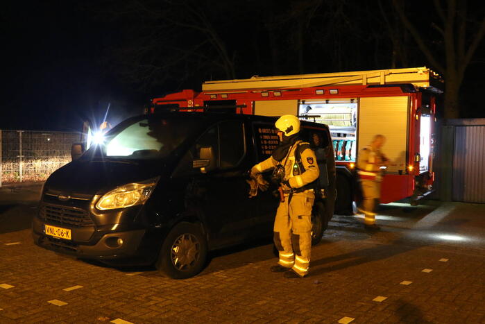 Brand in bestelbus snel onder controle