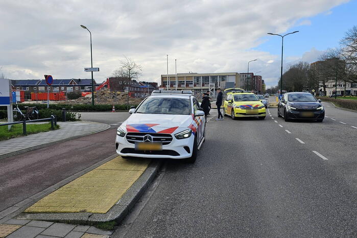 Fietser en bestuurder in botsing bij oversteekplaats