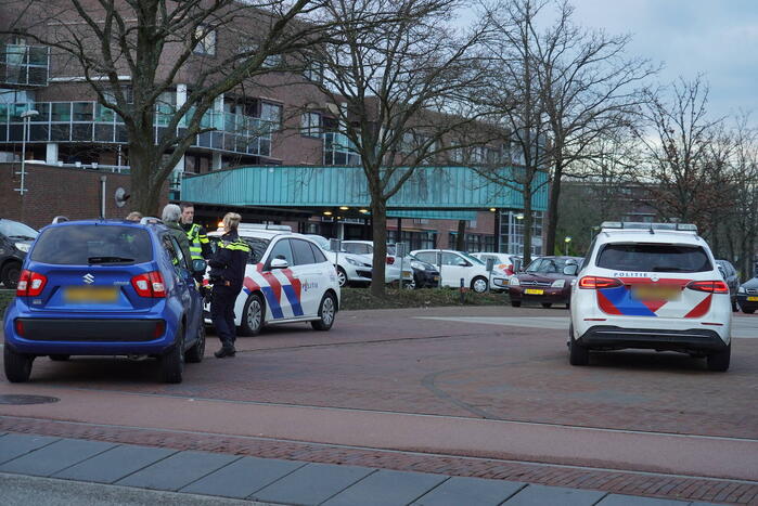 Automobilist en persoon op fatbike in botsing