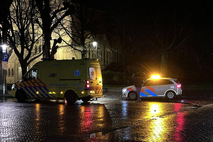 Motorrijder gaat onderuit en raakt gewond