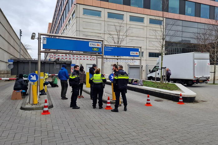 Extinction Rebellion blokkeert ING kantoor