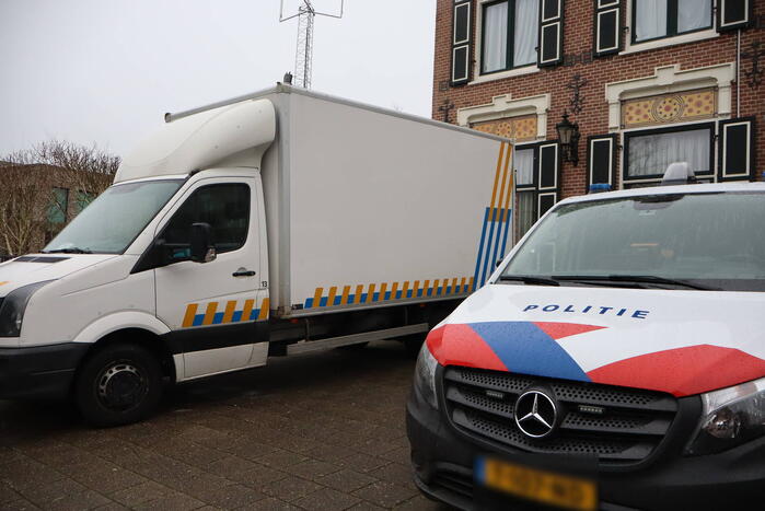 Wietplantage aangetroffen naast politiebureau