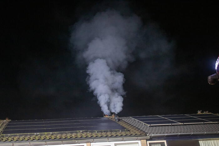 Flinke rookontwikkeling door schoorsteenbrand