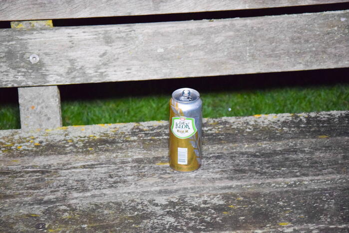 Hulpdiensten massaal ingezet nadat alcoholist muts en bier achterlaat naast water