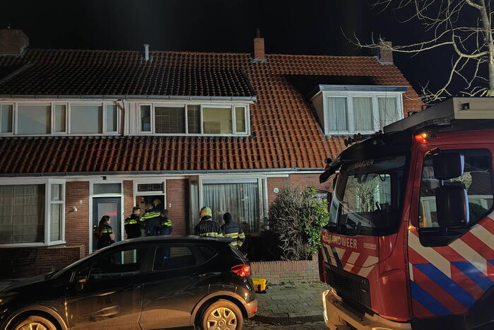 Hulpdiensten forceren deur van woning