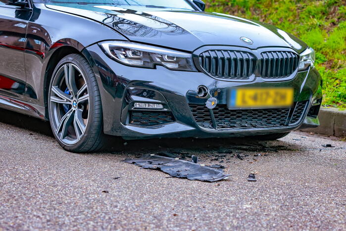 Explosie bij geparkeerde BMW-auto in Nieuwland