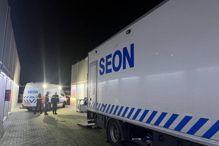 Vaten met onbekende stof aangetroffen