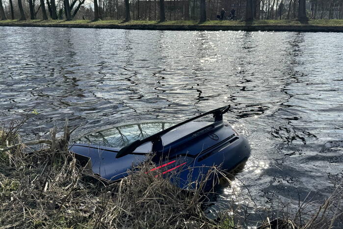 Zeer exclusieve Mercedes te water