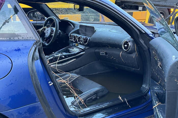 Zeer exclusieve Mercedes te water