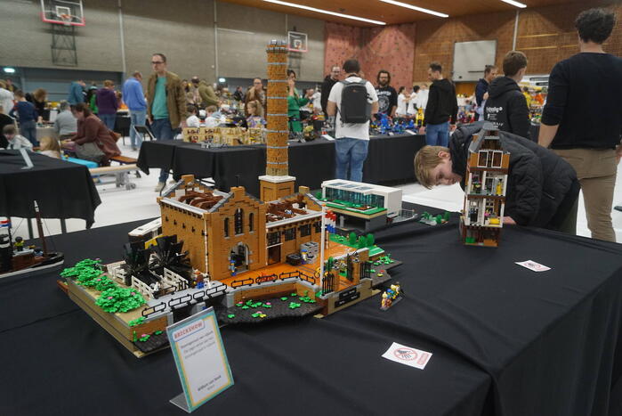 Sporthal walhalla voor liefhebbers van Lego