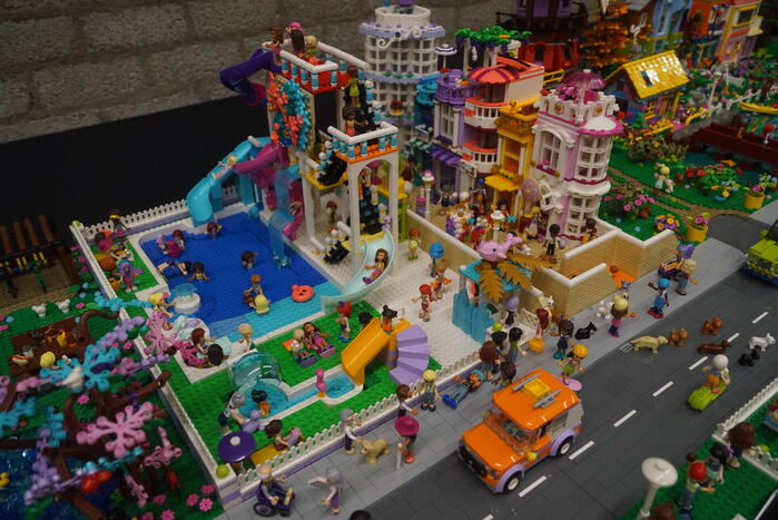 Sporthal walhalla voor liefhebbers van Lego