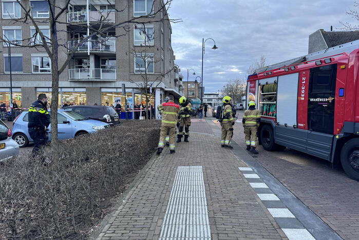Brandweer dooft brand in kofferbak