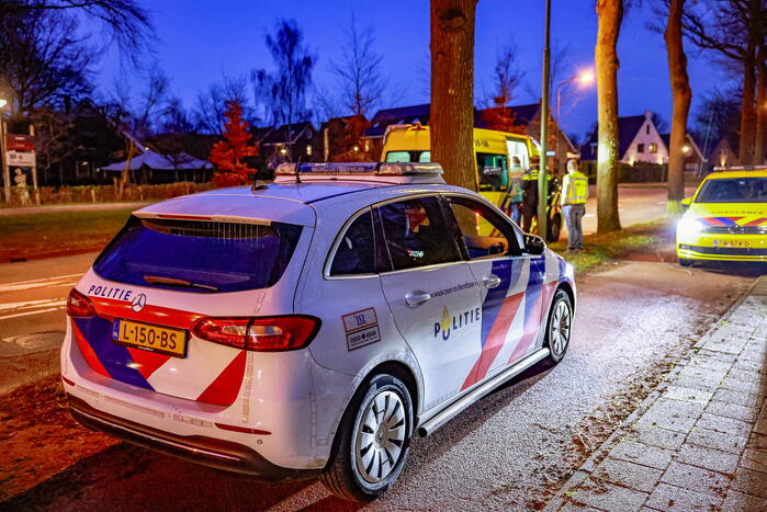 Man gewond op fietspad