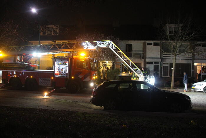 Flinke rookontwikkeling bij brand in schoorsteen