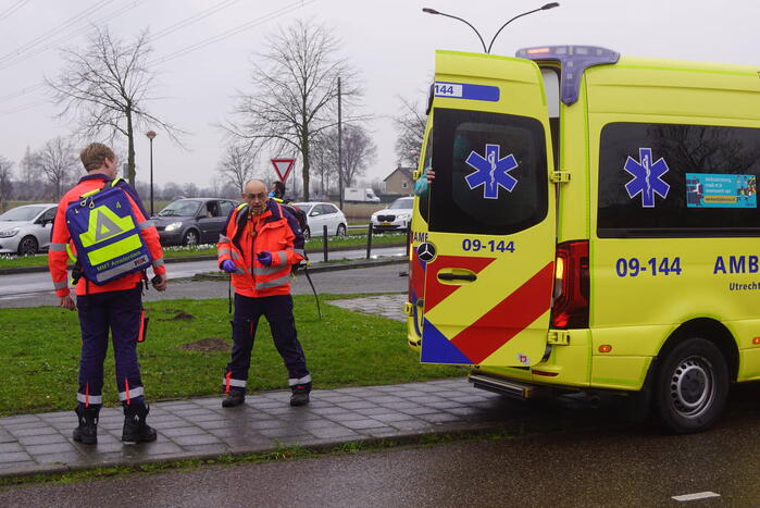 Traumahelikopter landt na ongeval met fietser